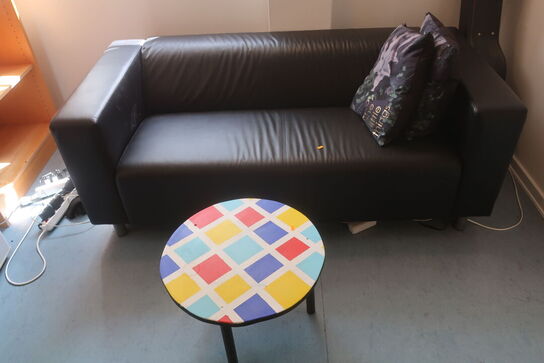 Køle-/fryseskab FRIGOR samt sofa