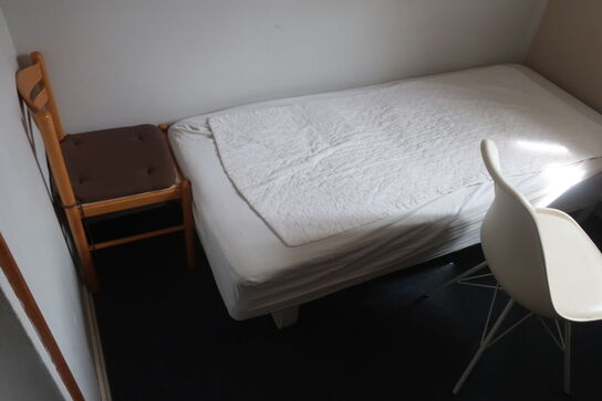 Alt indhold i rummet
