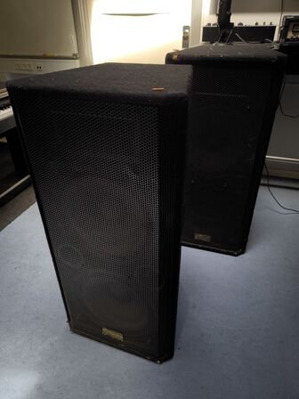 2 stk. højttalere REEF XVP 2520
