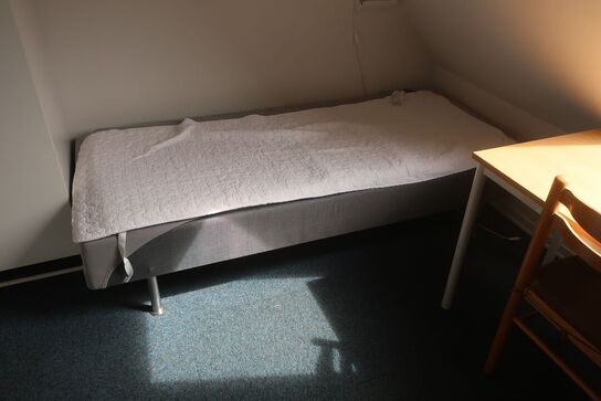Alt indhold i rummet