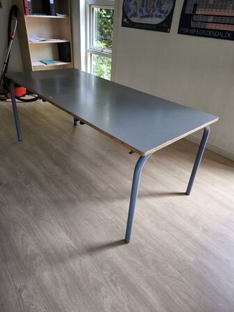 Skab samt bord