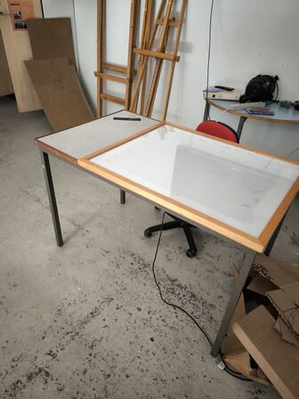 Bord samt kontorstol