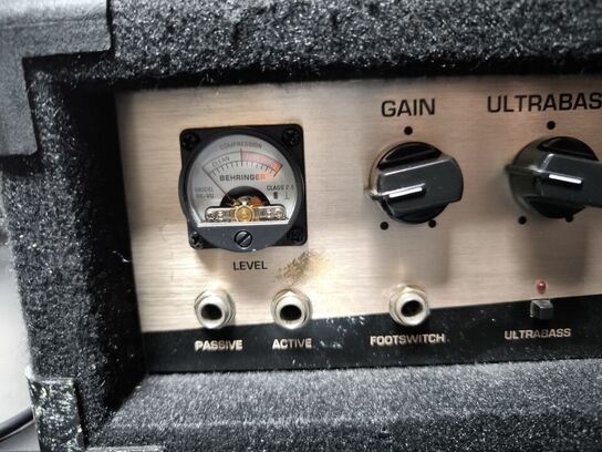 Forstærker BEHRINGER Ultrabass BX4500H