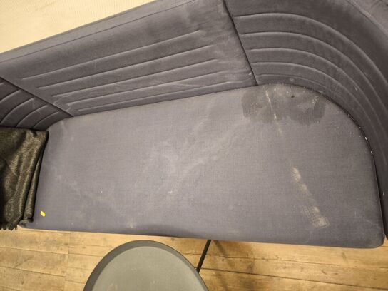 Sofa MAGNUS OLESEN samt sofabord