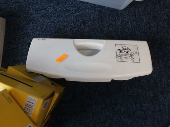 Post-its, skolekridt, kladepapir m.v. 