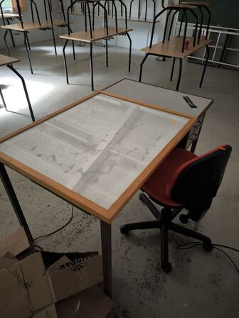 Bord samt kontorstol
