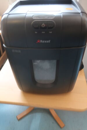 Makulator REXEL 130X