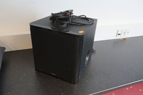 Spillekonsol SONY PLAYSTATION 3 samt subwoofer