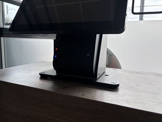 	All-in-one touch computer ELO ESY22i5 med bonprinter samt dankortterminal