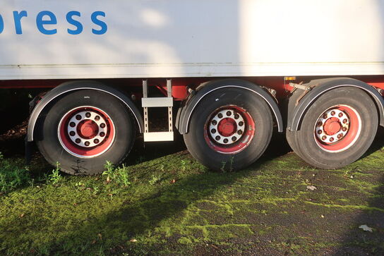 3-akslet køletrailer SORIBERICA med Carrier Maxima 1200