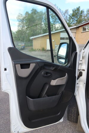 Varebil RENAULT Master 2.3 DCI 150