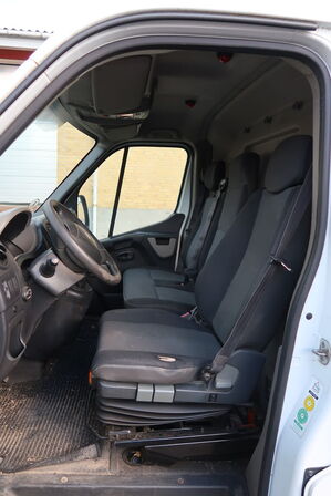 Varebil RENAULT Master 2.3 DCI 150