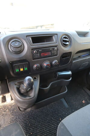 Varebil RENAULT Master 2.3 DCI 150