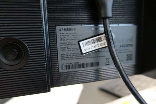 2 stk. computerskærme SAMSUNG S27CG650, F27T370FWR med tastatur