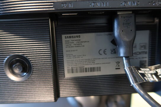 Computerskærm SAMSUNG F24T450FQR samt tastatur og mus