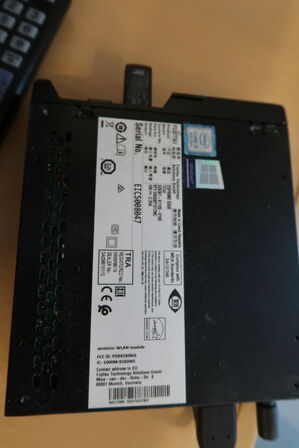 Fjernsyn SAMSUNG UE46D5005 med fjernbetjening samt computer