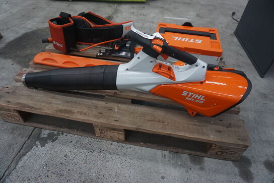 Løvblæser STIHL BGA 200 &  Hækkeklipper STIHL HSA 94 R