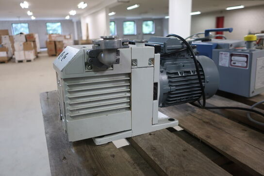 Pumpe TRIVAC D4B