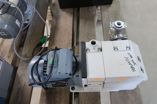 Pumpe TRIVAC D4B
