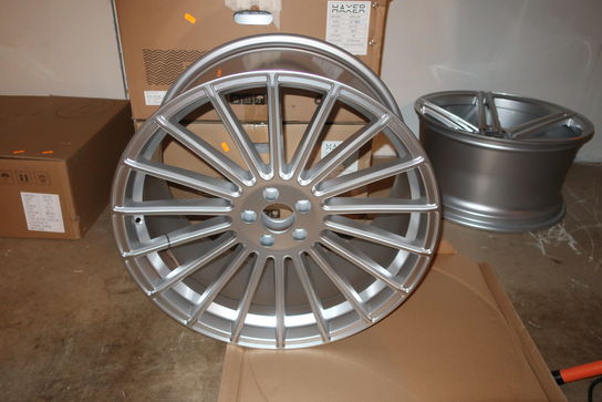 4 stk. alufælge HAXER WHEELS HX010B 22x10.5/22x11.5 (brugt måske med fejl)