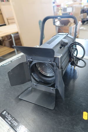 66 stk. Fresnel-lamper SELECON Acclaim 500W