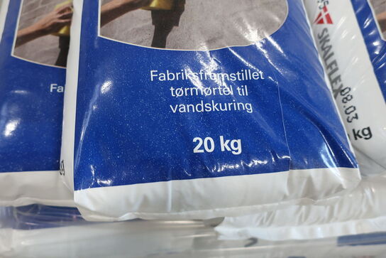 Palle med vandskuringsmørtel SCANMØRTEL 20 Kg