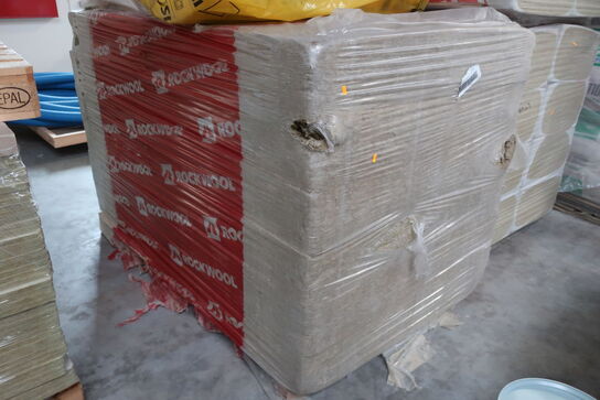 4 stk. paller med isolering bl.a. ROCKWOOL Pladebatts 175149