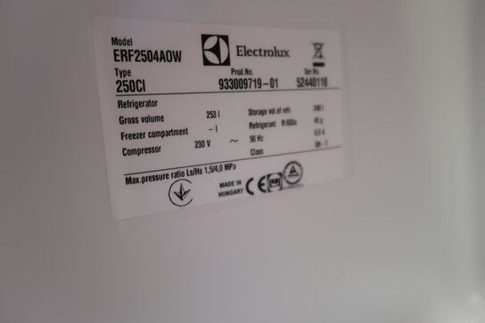 Køleskab ELECTROLUX ERF2504A0W