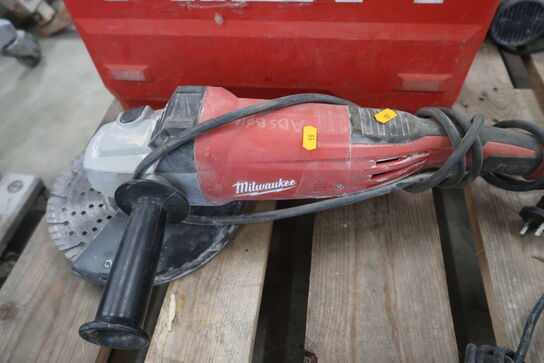 Vinkelsliber MILWAUKEE AG 22-230