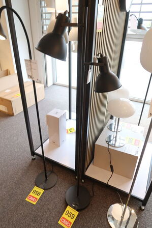 LIGA EMMA SORT GULVLAMPE