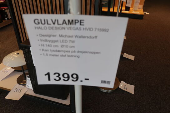 HALO DESIGN VEGAS 1 ARM HVID GULVLAMPE