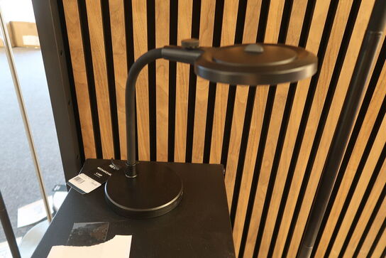 HALO DESIGN MAGNI LUP CHARGE SORT PORTABLE BORDLAMPE