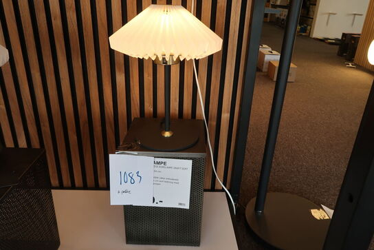Halo Design Paris bordlampe clean hvid/sort 