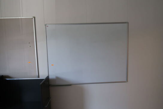 Kontorstol, skab DENCON, opslagstavle, whiteboard m.m.