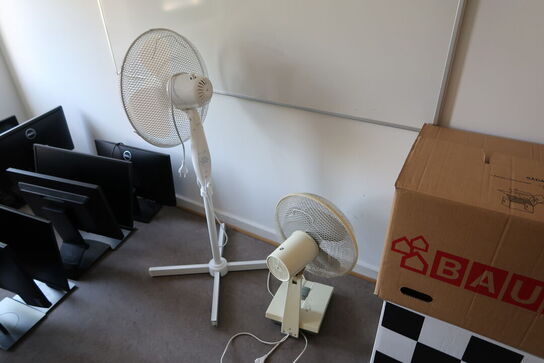 5 stk. skrivebordslamper FLOS Kelvin T Adj Eco, skab, whiteboard m.m.