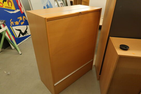 2 stk. reoler, skab, bord HANS J. WEGNER, bord m.m.