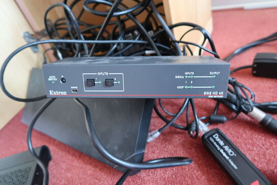 Konferencekame POLYCOM EagleEye MPTZ-B, switch EXTRON SW2 HD 4K m.m. (se billeder)