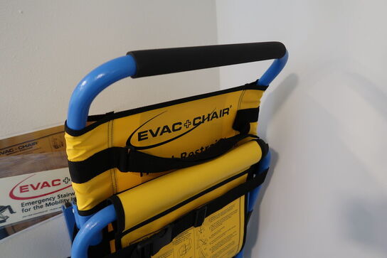 Evacchair, ildslukker samt hattehylde