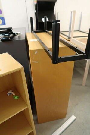 Reol, skab, 2 stk. borde HANS J. WEGNER samt 2 stk. borde