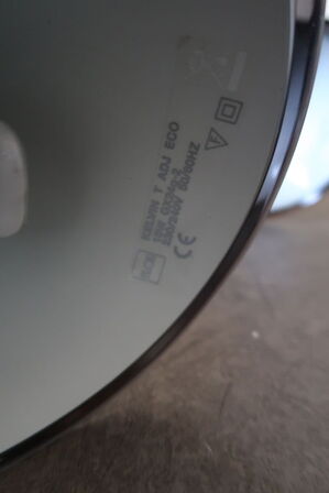 5 stk. skrivebordslamper FLOS Kelvin T Adj Eco, skab, whiteboard m.m.