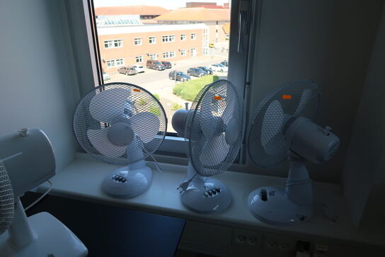 Div. Bordventilatorer samt 3 stk. gulventilatorer