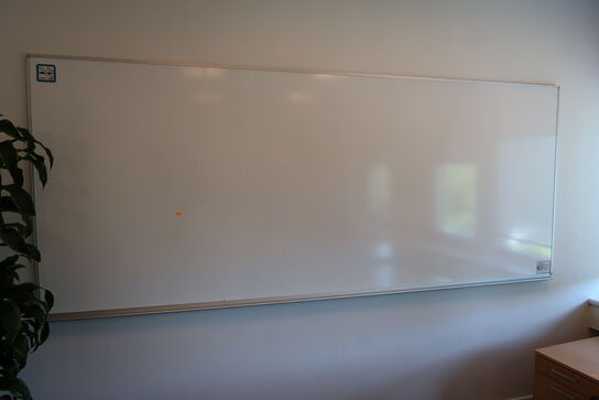 Billede samt whiteboard
