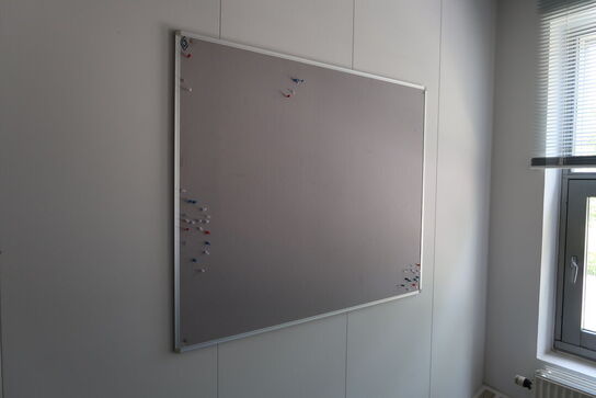 5 stk. skrivebordslamper FLOS Kelvin T Adj Eco, skab, whiteboard m.m.
