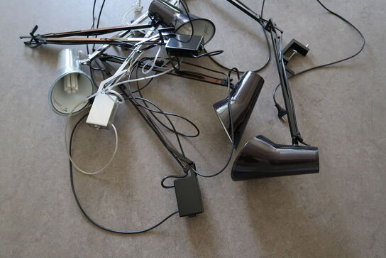 5 stk. skrivebordslamper FLOS Kelvin T Adj Eco, skab, whiteboard m.m.