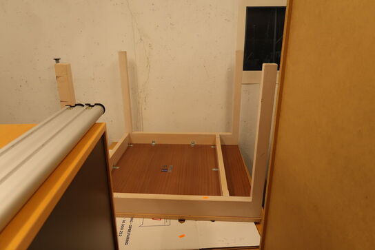 2 stk. reoler, skab, bord HANS J. WEGNER, bord m.m.