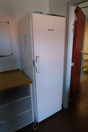 Køleskab BRANDT BFL1372MW