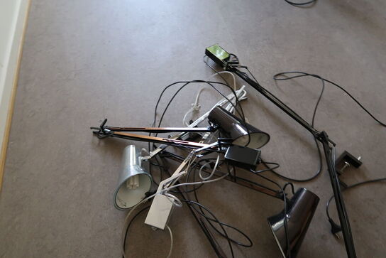 5 stk. skrivebordslamper FLOS Kelvin T Adj Eco, skab, whiteboard m.m.