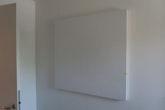 Kontorstol, skab DENCON, opslagstavle, whiteboard m.m.