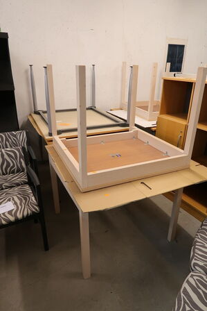 Reol, skab, 2 stk. borde HANS J. WEGNER samt 2 stk. borde