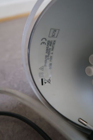 5 stk. skrivebordslamper FLOS Kelvin T Adj Eco, skab, whiteboard m.m.